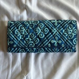 Vera Bradley Quilted Trifold European Wallet Blue Batik Cuban Tiles Pattern